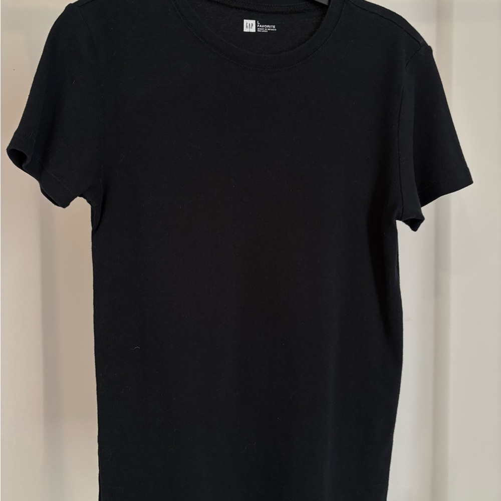 GAP Black Essential Tee